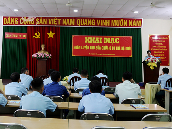 Quân chủng Phòng không - Không quân tổ chức huấn luyện sửa chữa ô tô thế hệ mới