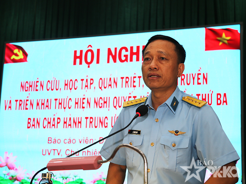 Đảng ủy Sư đo&agrave;n 370 tổ chức Hội nghị Nghi&ecirc;n cứu, học tập, qu&aacute;n triệt v&agrave; triển khai thực hiện Nghị quyết Hội nghị lần thứ Ba Ban Chấp h&agrave;nh Trung ương Đảng kh&oacute;a XIV