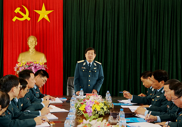 Coi trọng trình độ đội ngũ cán bộ khung để nâng cao toàn diện chất lượng huấn luyện chiến sĩ mới
