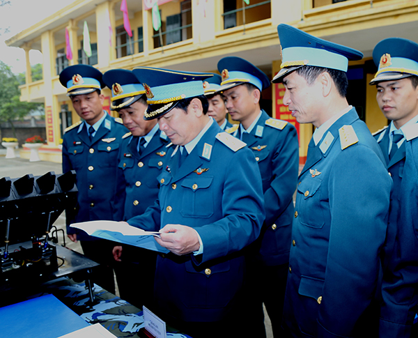 Coi trọng trình độ đội ngũ cán bộ khung để nâng cao toàn diện chất lượng huấn luyện chiến sĩ mới