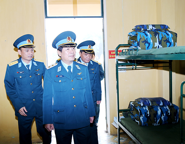 Coi trọng trình độ đội ngũ cán bộ khung để nâng cao toàn diện chất lượng huấn luyện chiến sĩ mới