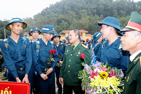 Sôi nổi ngày hội tòng quân