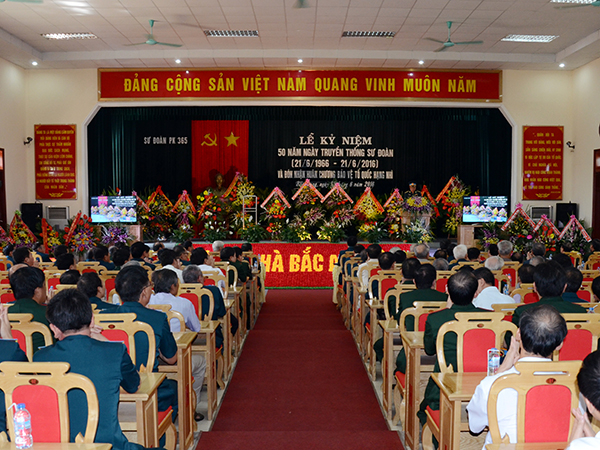 Sư đoàn Phòng không 365 kỷ niệm 50 năm Ngày truyền thống và đón nhận Huân chương Bảo vệ Tổ quốc hạng Nhì.