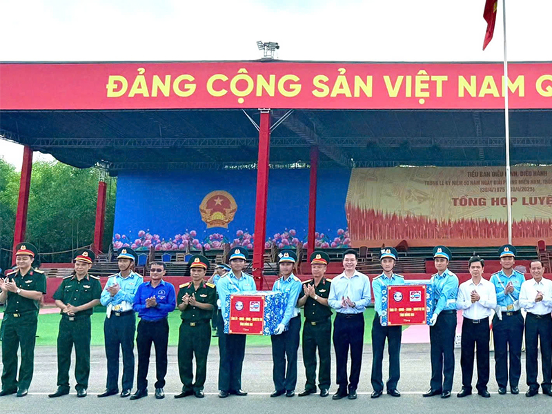 Ấm tình quân dân trên miền đất phương Nam