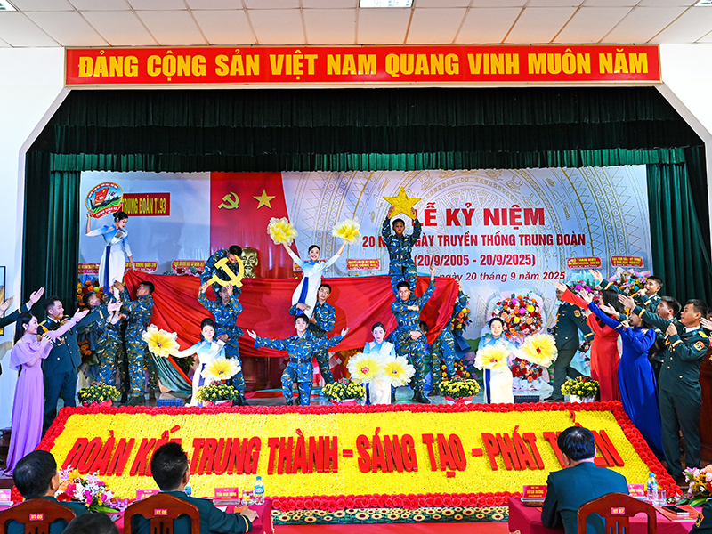 Trung đoàn 93 kỷ niệm 20 năm ngày truyền thống