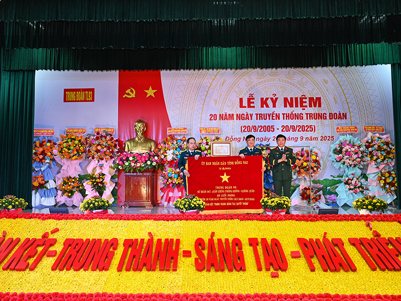 Trung đoàn 93 kỷ niệm 20 năm ngày truyền thống