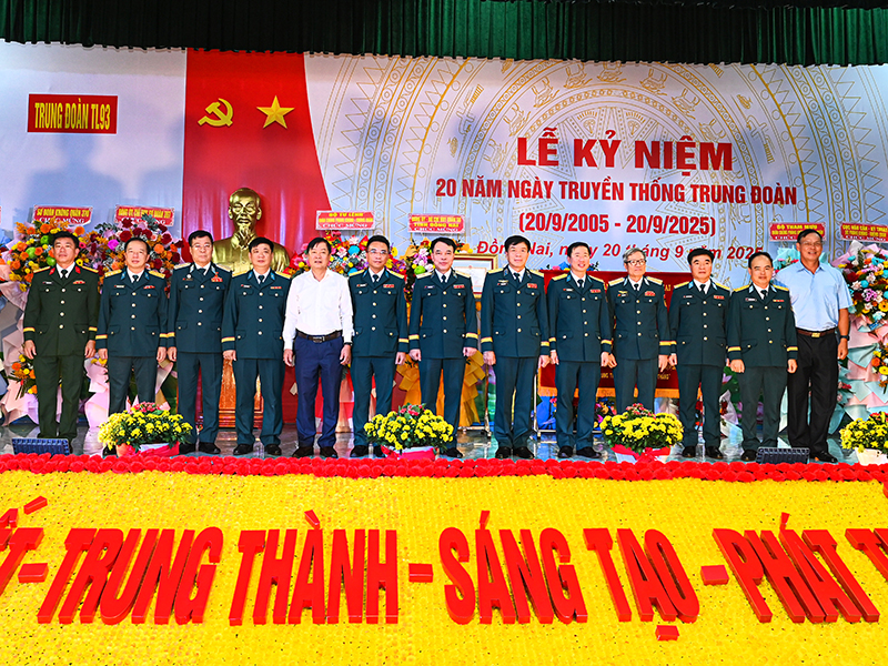 Trung đoàn 93 kỷ niệm 20 năm ngày truyền thống
