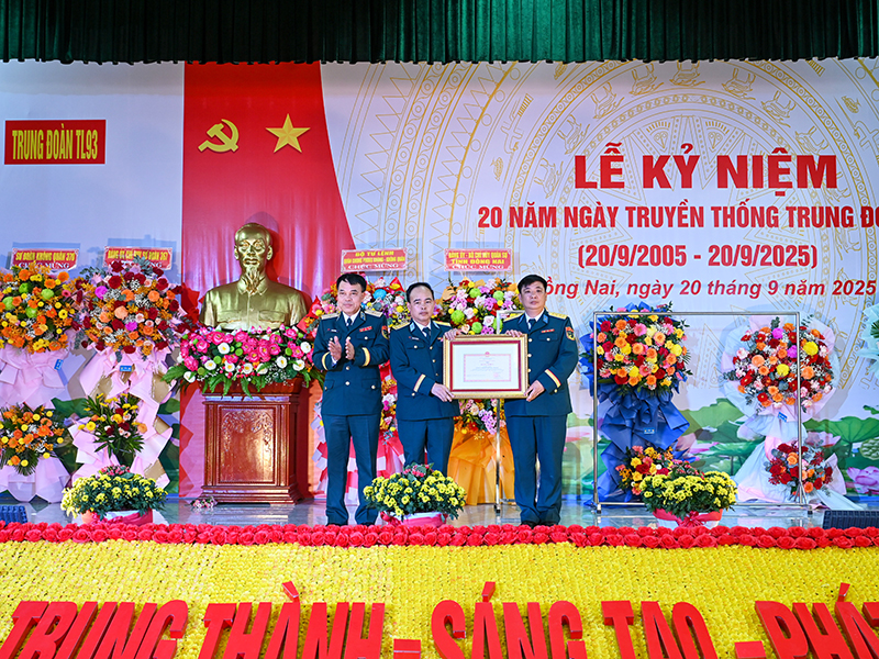 Trung đoàn 93 kỷ niệm 20 năm ngày truyền thống
