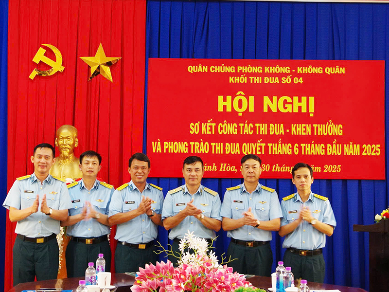 Khối thi đua số 4 sơ kết công tác Thi đua - Khen thưởng và Phong trào Thi đua quyết thắng 6 tháng đầu năm 2025