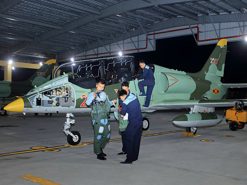 Phi công L39-NG nỗ lực cho nhiệm vụ “Diễu binh trên không”