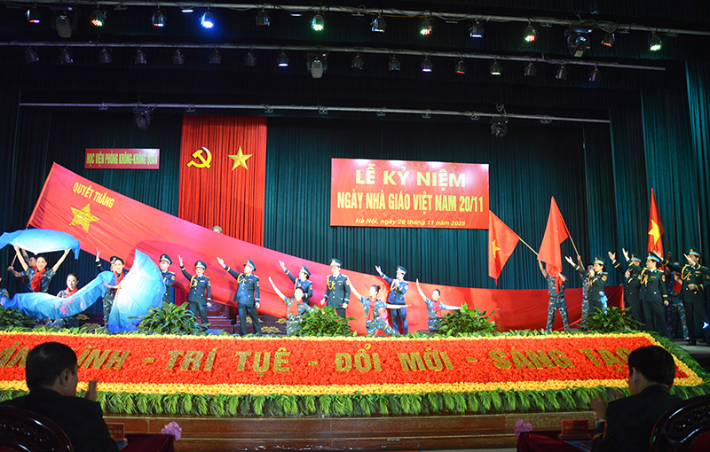 Học viện Ph&ograve;ng kh&ocirc;ng - Kh&ocirc;ng qu&acirc;n tổ chức Lễ kỷ niệm Ng&agrave;y Nh&agrave; gi&aacute;o Việt Nam 20-11