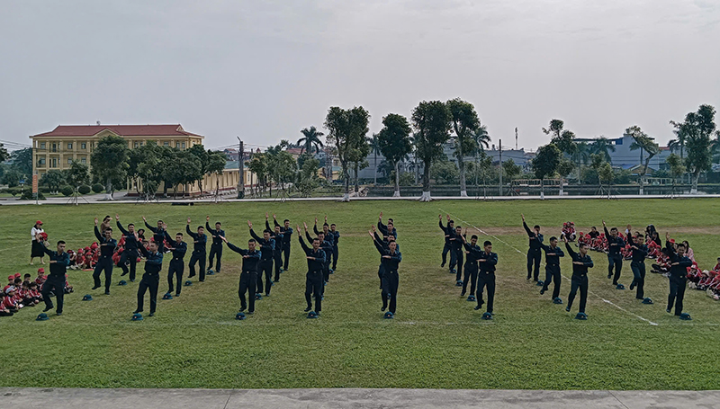 Sư đoàn 363 phối hợp tổ chức Chương trình “Một ngày làm chiến sĩ”