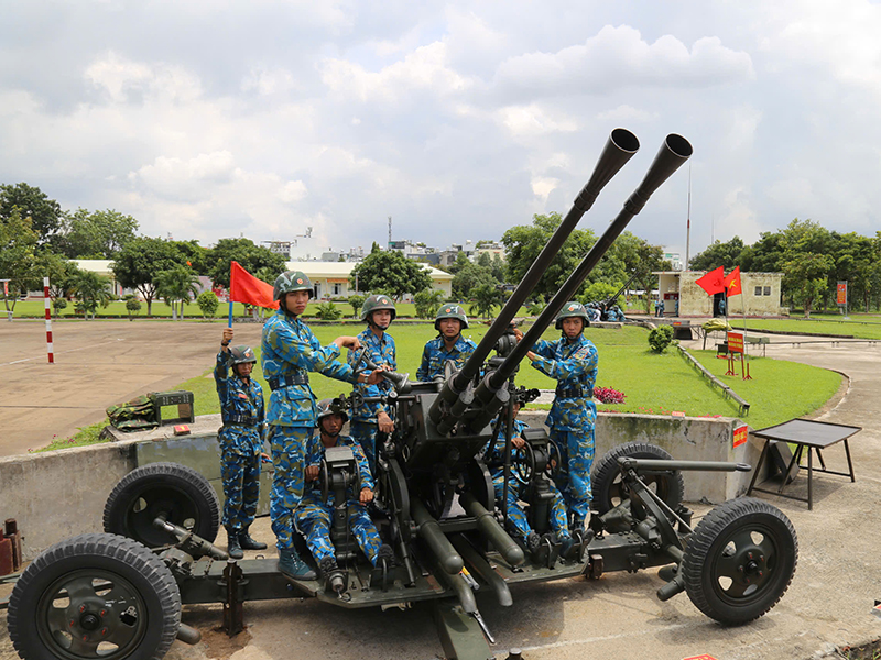 Vững vàng trên mâm pháo