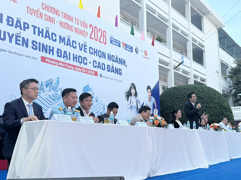 Trường Sĩ quan Kh&ocirc;ng qu&acirc;n tư vấn hướng nghiệp v&agrave; th&ocirc;ng tin tuyển sinh năm 2026 tại tỉnh L&acirc;m Đồng v&agrave; tỉnh Kh&aacute;nh H&ograve;a