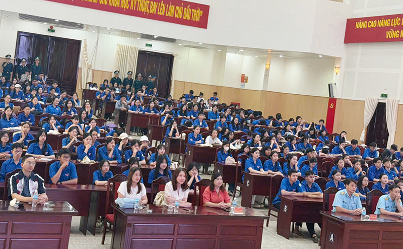 Trường Sĩ quan Kh&ocirc;ng qu&acirc;n tư vấn hướng nghiệp v&agrave; th&ocirc;ng tin tuyển sinh năm 2026 tại tỉnh L&acirc;m Đồng v&agrave; tỉnh Kh&aacute;nh H&ograve;a