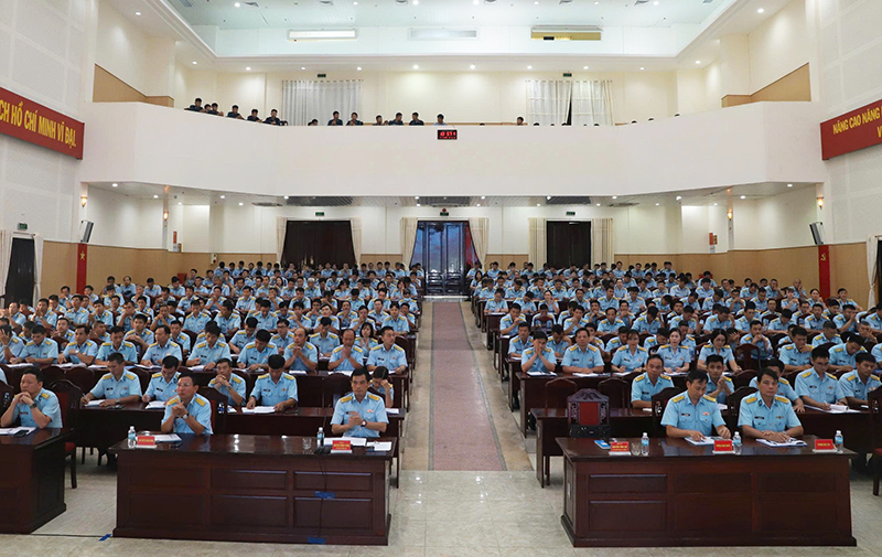 Thường vụ Đảng ủy Trường Sĩ quan Không quân thông báo nhanh kết quả Hội nghị lần thứ 2 Ban Chấp hành Trung ương Đảng khóa XIV