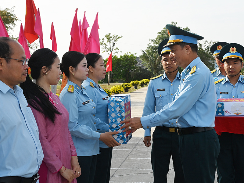 Ph&aacute;t huy vai tr&ograve; c&ocirc;ng t&aacute;c tuy&ecirc;n huấn, n&acirc;ng cao chất lượng quản l&yacute; tư tưởng, nắm v&agrave; định hướng dư luận