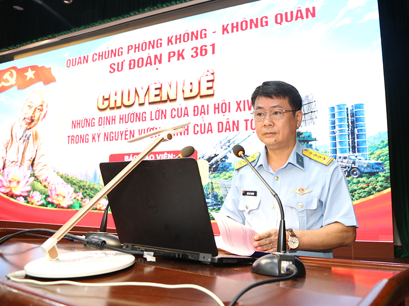 Qu&acirc;n chủng Ph&ograve;ng kh&ocirc;ng - Kh&ocirc;ng qu&acirc;n th&ocirc;ng qua nội dung thuyết tr&igrave;nh Đội tuyển tham dự thi B&aacute;o c&aacute;o vi&ecirc;n giỏi to&agrave;n qu&acirc;n năm 2026