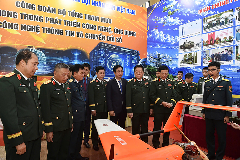 Bộ Quốc ph&ograve;ng tổng kết, trao Giải thưởng Lao động s&aacute;ng tạo trong C&ocirc;ng đo&agrave;n Qu&acirc;n đội lần thứ I