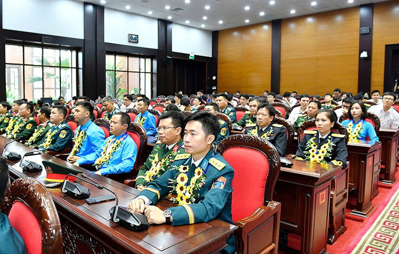 Bộ Quốc ph&ograve;ng tổng kết, trao Giải thưởng Lao động s&aacute;ng tạo trong C&ocirc;ng đo&agrave;n Qu&acirc;n đội lần thứ I