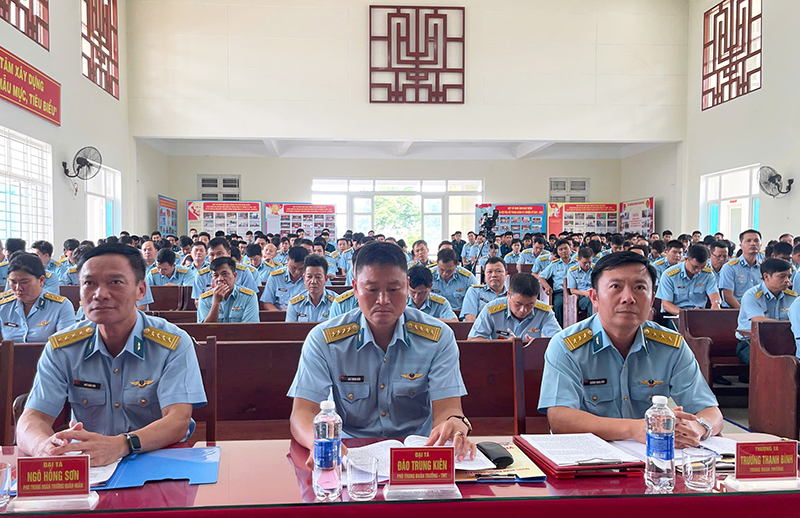 Trung đo&agrave;n 917 tổ chức Hội nghị sinh hoạt ch&iacute;nh trị s&acirc;u rộng, đợt 