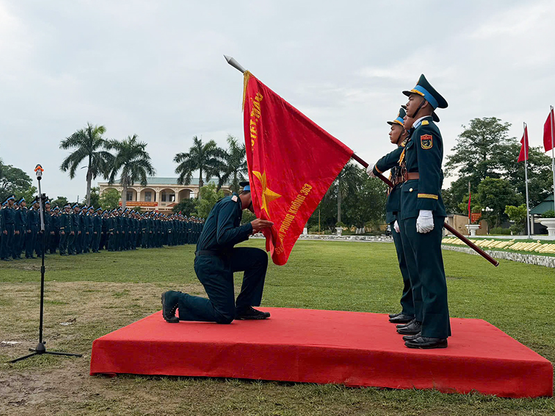 Các đơn vị trong Quân chủng Phòng không-Không quân tổ chức Lễ tuyên thệ chiến sĩ mới năm 2026