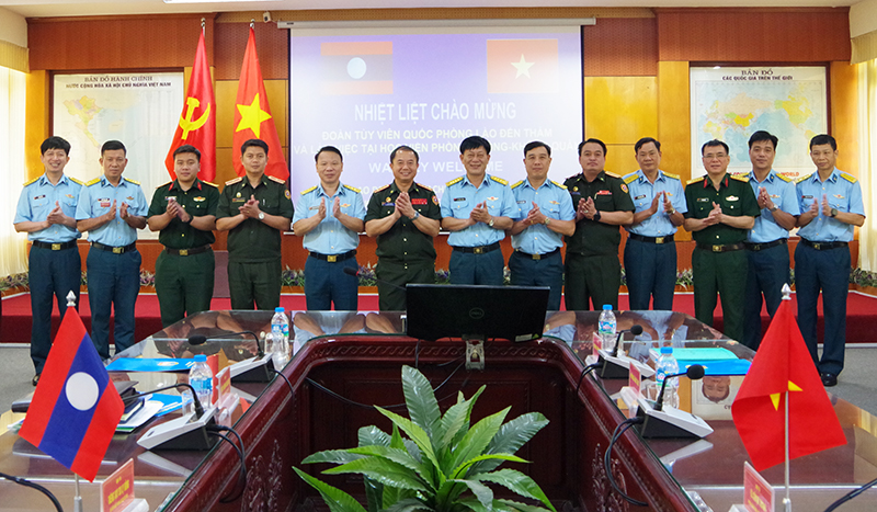 Đo&agrave;n T&ugrave;y vi&ecirc;n Quốc ph&ograve;ng L&agrave;o đến thăm v&agrave; l&agrave;m việc tại Học viện Ph&ograve;ng kh&ocirc;ng-Kh&ocirc;ng qu&acirc;n