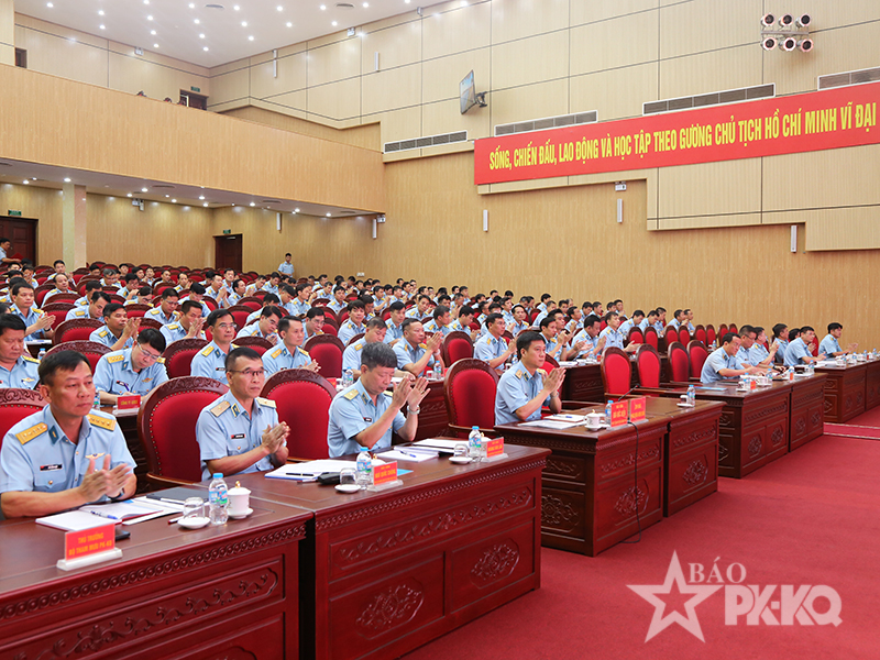 Qu&acirc;n chủng Ph&ograve;ng kh&ocirc;ng-Kh&ocirc;ng qu&acirc;n tham gia Hội nghị to&agrave;n quốc nghi&ecirc;n cứu, học tập, qu&aacute;n triệt v&agrave; triển khai thực hiện Nghị quyết Hội nghị lần thứ ba Ban Chấp h&agrave;nh Trung ương Đảng kh&oacute;a XIV