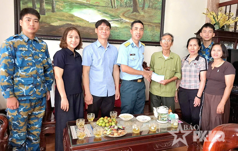 Học viện Ph&ograve;ng kh&ocirc;ng-Kh&ocirc;ng qu&acirc;n tổ chức đợt h&agrave;nh qu&acirc;n d&atilde; ngoại, l&agrave;m c&ocirc;ng t&aacute;c d&acirc;n vận