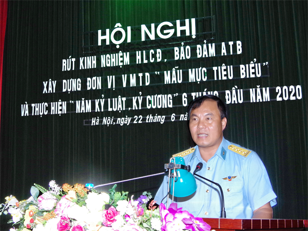 Sư đoàn Không quân 371 tổ chức Hội nghị rút kinh nghiệm 6 tháng đầu năm 2020