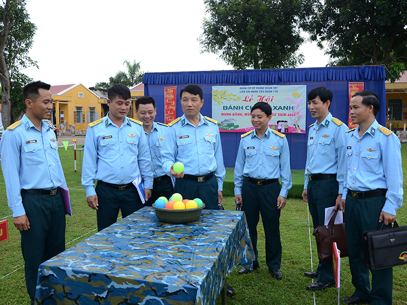 Quân chủng Phòng không - Không quân kiểm tra sẵn sàng chiến đấu và chúc Tết các đơn vị khu vực Miền Trung