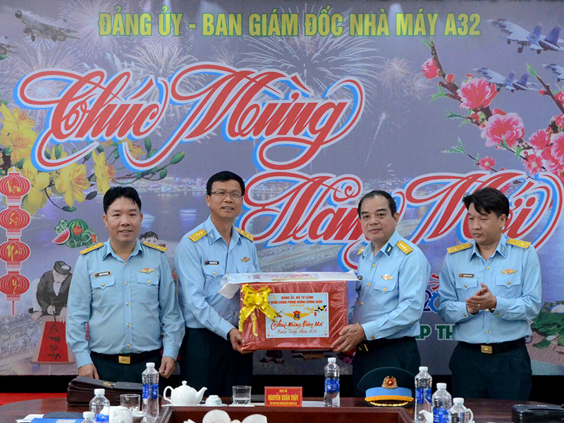 Quân chủng Phòng không - Không quân kiểm tra sẵn sàng chiến đấu và chúc Tết các đơn vị khu vực Miền Trung