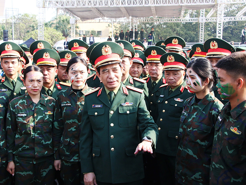 Đại tướng Phan Văn Giang - Bộ trưởng Bộ Quốc phòng kiểm tra công tác chuẩn bị Triển lãm Quốc phòng quốc tế năm 2024