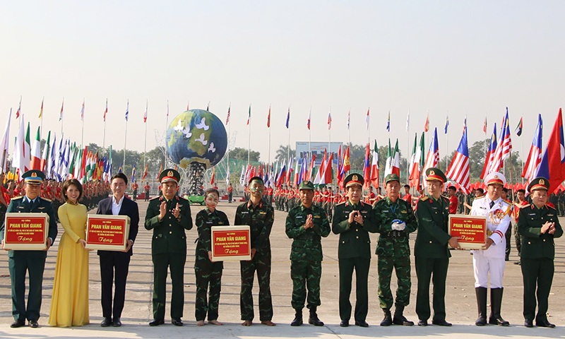 Đại tướng Phan Văn Giang - Bộ trưởng Bộ Quốc phòng kiểm tra công tác chuẩn bị Triển lãm Quốc phòng quốc tế năm 2024