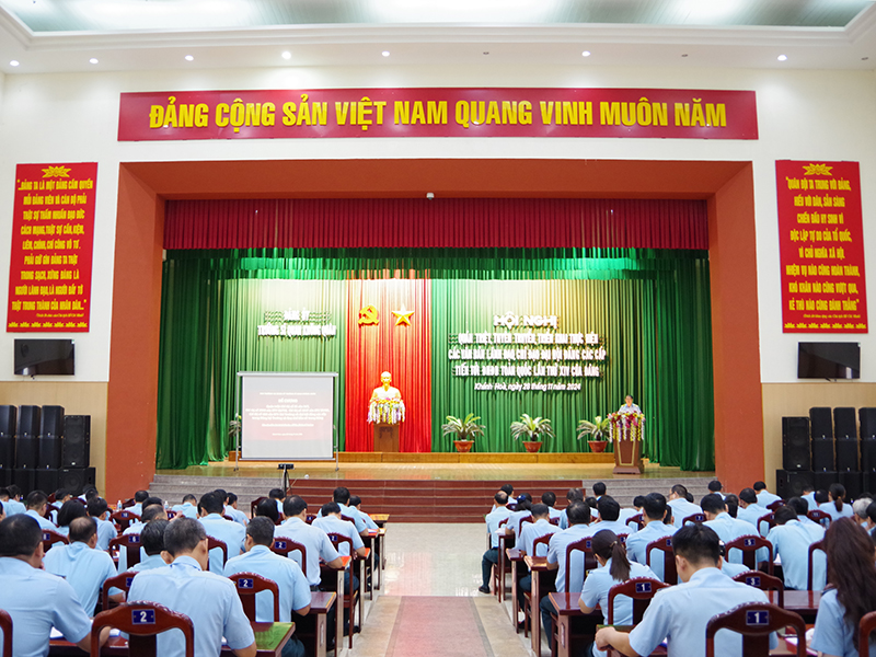 Trường Sĩ quan Không quân quán triệt, tuyên truyền, triển khai thực hiện các văn bản lãnh đạo, chỉ đạo đại hội đảng các cấp