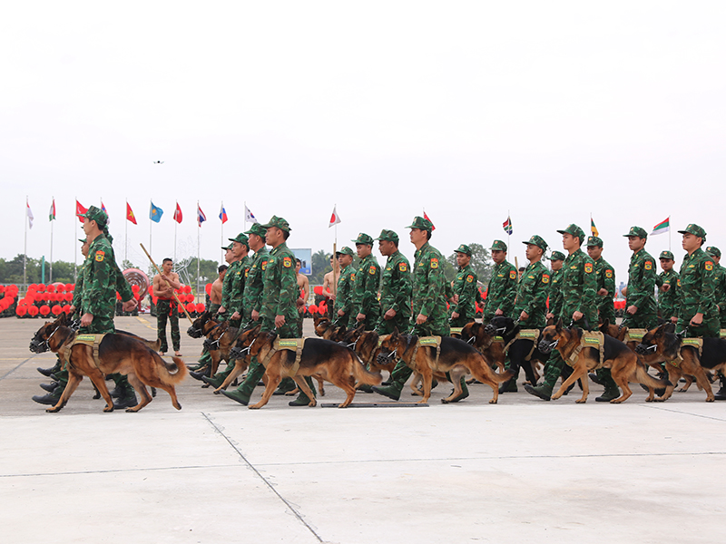 Thượng tướng Hoàng Xuân Chiến - Thứ trưởng Bộ Quốc phòng kiểm tra công tác chuẩn bị tổ chức Triển lãm Quốc phòng quốc tế Việt Nam 2024
