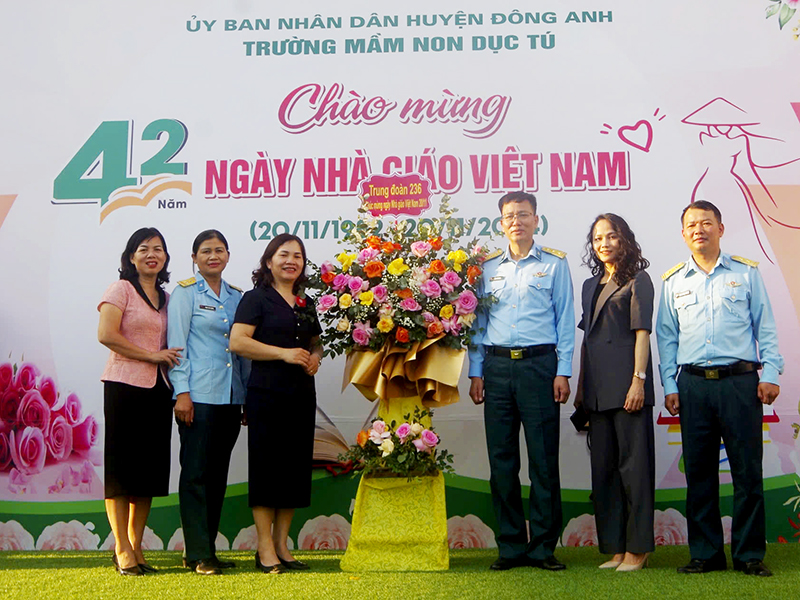 Các đơn vị trong Quân chủng Phòng không - Không quân chúc mừng các nhà trường trong và ngoài Quân đội nhân kỷ niệm Ngày Nhà giáo Việt Nam 20-11