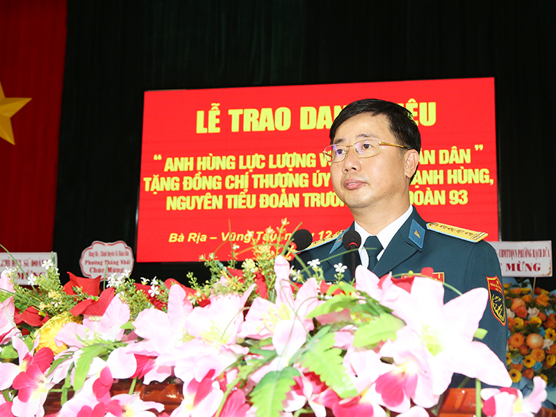 Trung đoàn 261 tổ chức Lễ trao danh hiệu “Anh hùng Lực lượng vũ trang nhân dân” tặng Thượng úy Nguyễn Mạnh Hùng