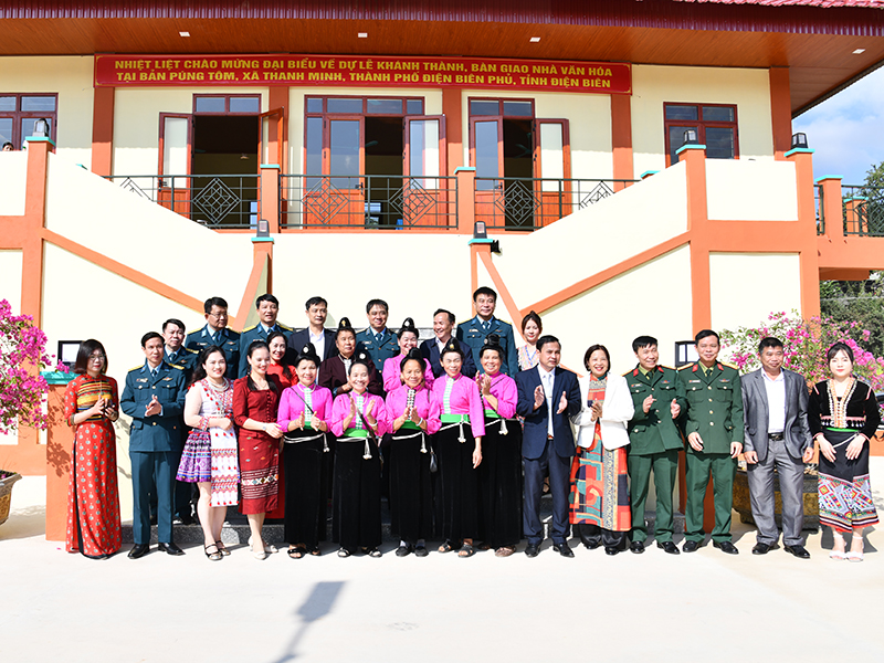 Quân chủng Phòng không - Không quân khánh thành và bàn giao Nhà văn hóa bản Púng Tôm, xã Thanh Minh, TP Điện Biên Phủ, tỉnh Điện Biên