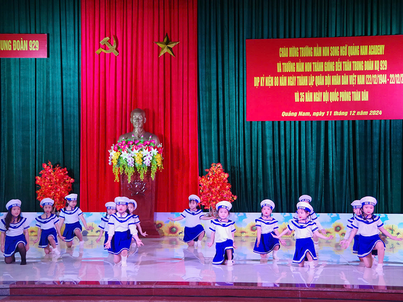 Sư đoàn 372 phối hợp với các trường trên địa bàn đóng quân tổ chức các hoạt động tham quan và giao lưu tại đơn vị