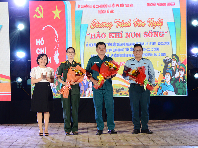 Trung đoàn 224 tổ chức Chương trình văn nghệ “Hào khí non sông”