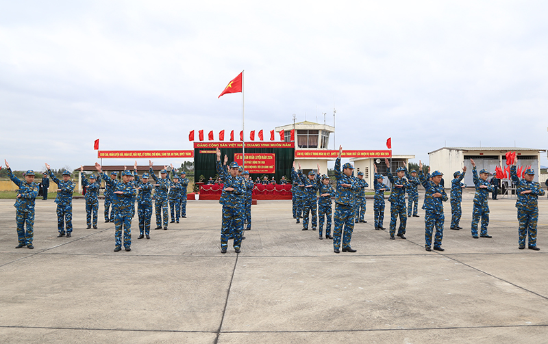 Các đơn vị trong Quân chủng Phòng không - Không quân tổ chức Lễ ra quân huấn luyện và phát động đợt thi đua cao điểm