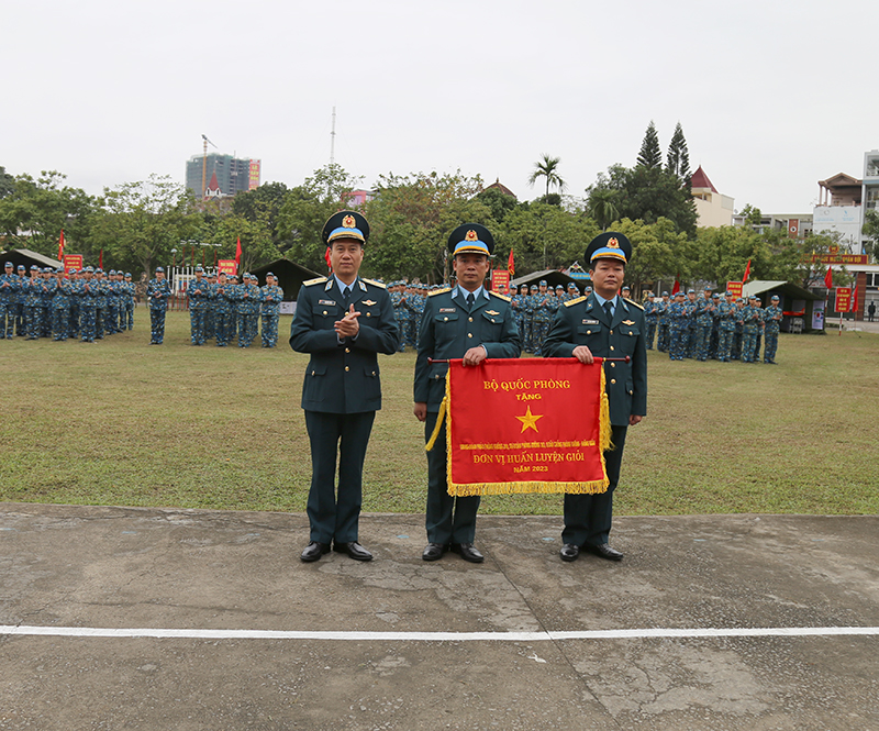 Các đơn vị trong Quân chủng Phòng không - Không quân tổ chức Lễ ra quân huấn luyện và phát động đợt thi đua cao điểm