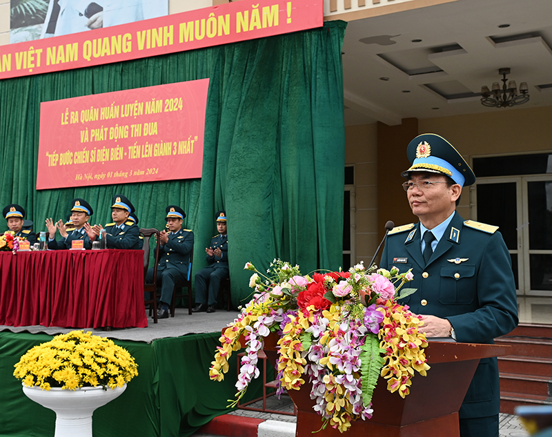 Các đơn vị trong Quân chủng Phòng không - Không quân tổ chức Lễ ra quân huấn luyện và phát động đợt thi đua cao điểm