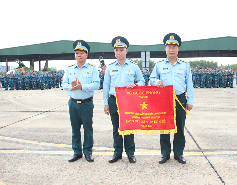 Các đơn vị trong Quân chủng Phòng không - Không quân tổ chức Lễ ra quân huấn luyện và phát động đợt thi đua cao điểm