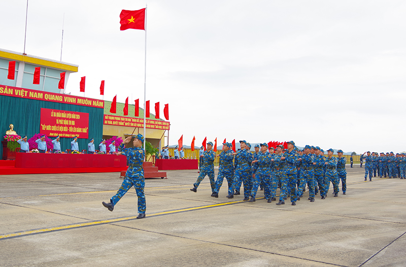 Các đơn vị trong Quân chủng Phòng không - Không quân tổ chức Lễ ra quân huấn luyện và phát động đợt thi đua cao điểm