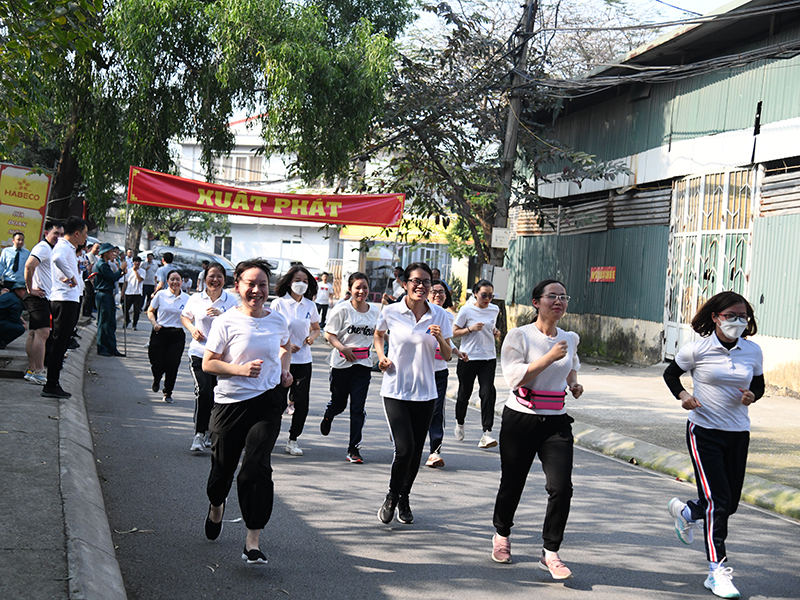 Tổng công ty ACC hưởng ứng “Ngày chạy thể thao quân sự” kết hợp “Ngày chạy Olympic” vì sức khỏe toàn dân