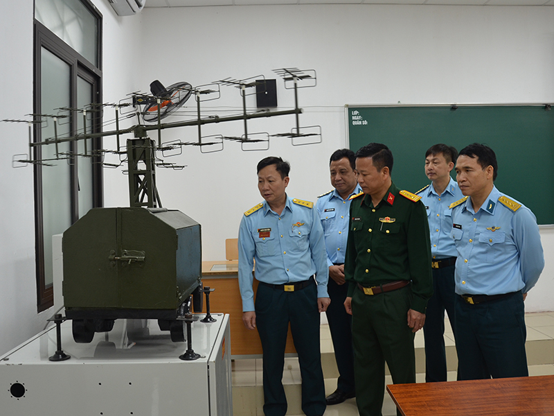 Tổng cục Chính trị QĐND Việt Nam kiểm tra, khảo sát, nắm tình hình công tác giáo dục Khoa học Xã hội và Nhân văn tại Trường Cao đẳng Kỹ thuật PK-KQ