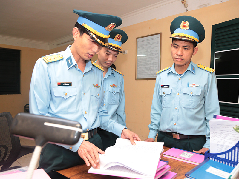Quân chủng Phòng không - Không quân kiểm tra công tác huấn luyện chiến sĩ mới tại Sư đoàn 361 và Sư đoàn 371