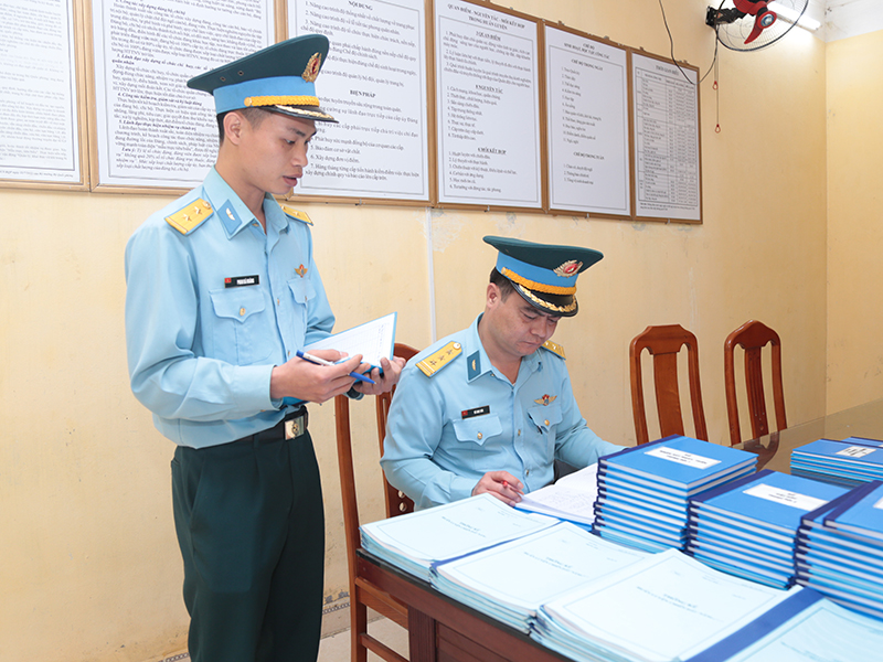 Quân chủng Phòng không - Không quân kiểm tra công tác huấn luyện chiến sĩ mới tại Sư đoàn 361 và Sư đoàn 371